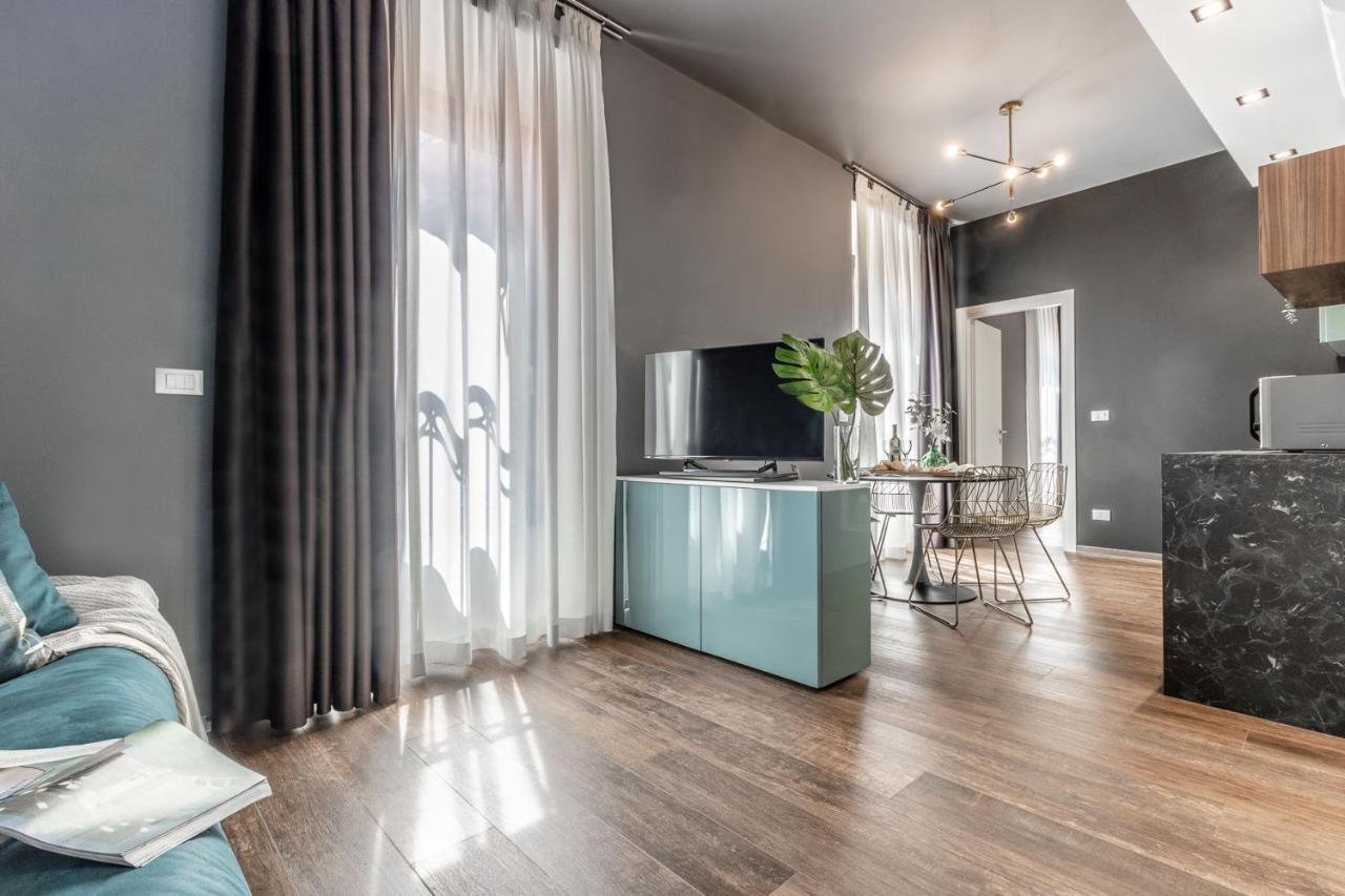Ugo Bassi Apartments โบโลญญา ภายนอก รูปภาพ