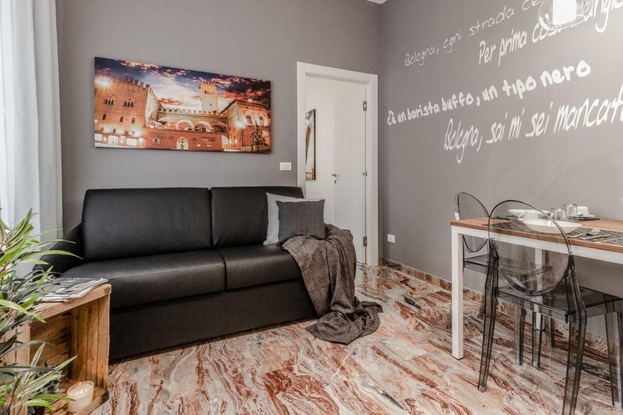 Ugo Bassi Apartments โบโลญญา ภายนอก รูปภาพ
