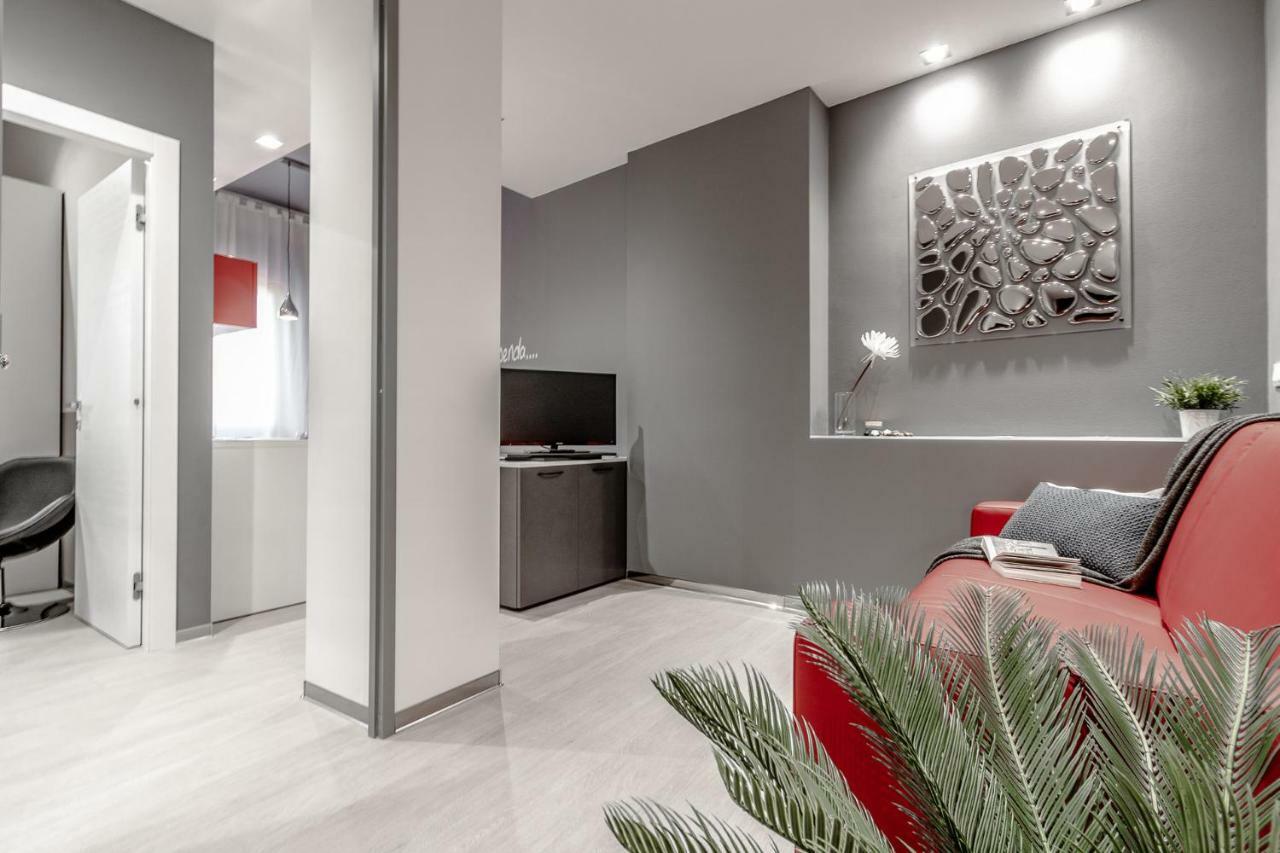 Ugo Bassi Apartments โบโลญญา ภายนอก รูปภาพ