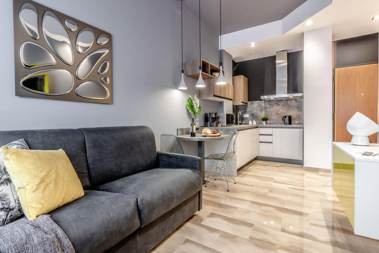 Ugo Bassi Apartments โบโลญญา ภายนอก รูปภาพ
